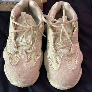 Yeezy 500 US 7 Supermoon Yellow Box Incl REFER TO PIC FOR SMALL SPOT